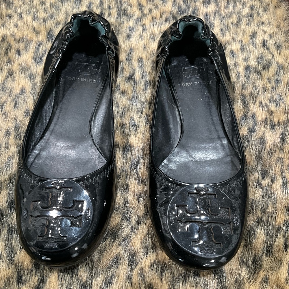 TORY BURCH PATENT LEATHER‎ BALLET FLATS